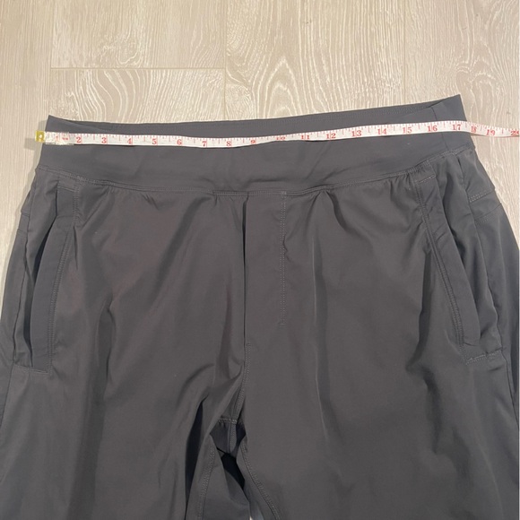 lululemon athletica Men's Dark Gray Joggers - Picture 4 of 12